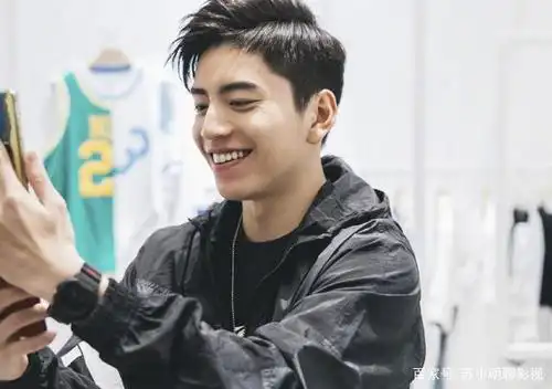 台湾大嘴巴男孩子,一张大嘴吃四方的王大陆,笑容可爱