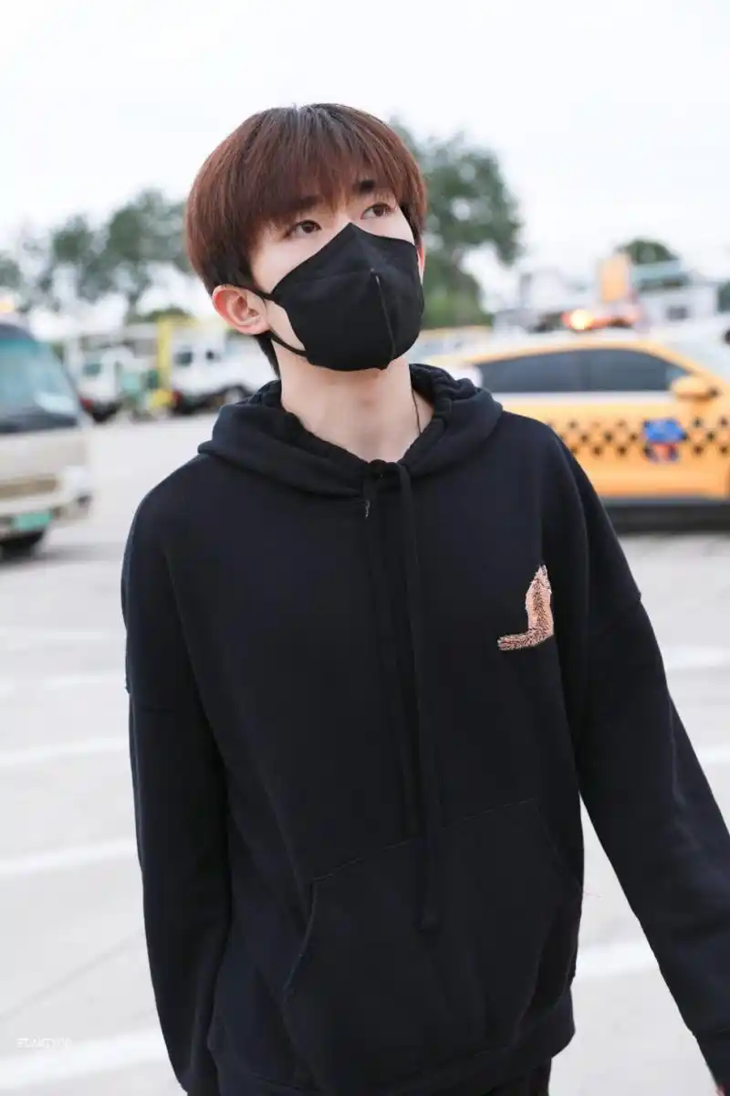 特别的卫衣帽子,臭屁小孩#易烊千玺的卫衣帽子