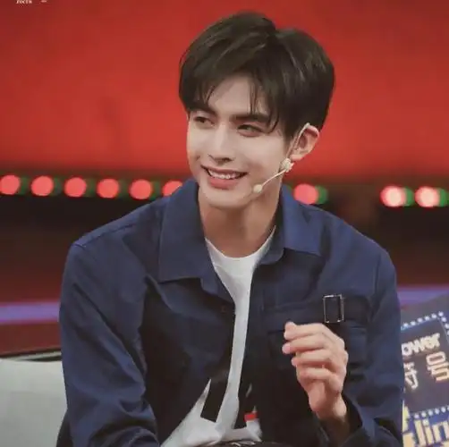 谭松韵快本后又一新综要上看到搭档男嘉宾忍不住姨母笑