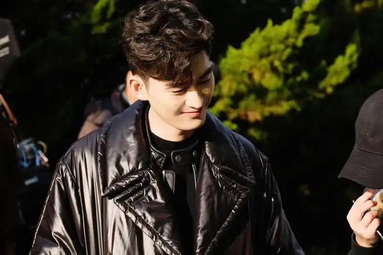 张翰亲爱的上线了 时空以外只为与你相遇