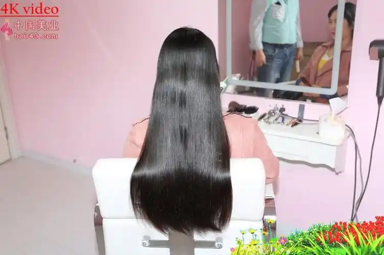 丰满少妇剃后空式bob头-芳飞1366