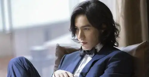 《粉红女郎》过去14年,女主无人问津,配角混得"风生水起"