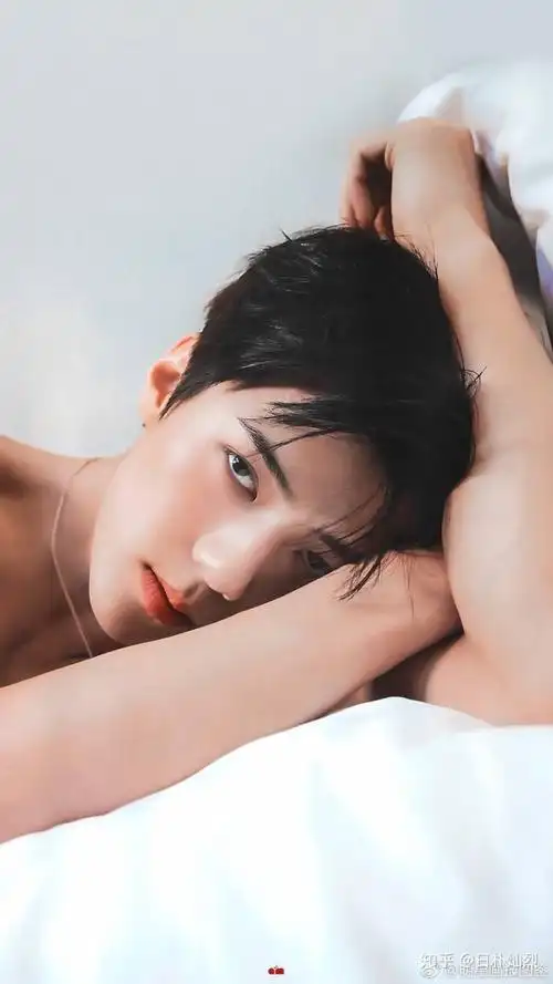 吴世勋的颜值为什么忽高忽低