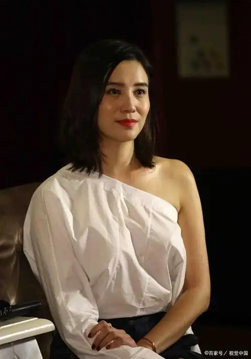 42岁宋佳,演技好身材更好!谁能不爱!