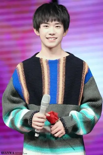 15岁的易烊千玺