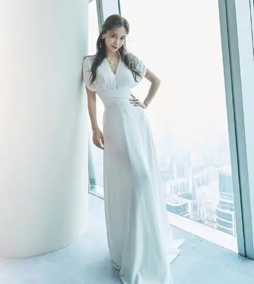 angelababy,深v白裙写真!__财经头条