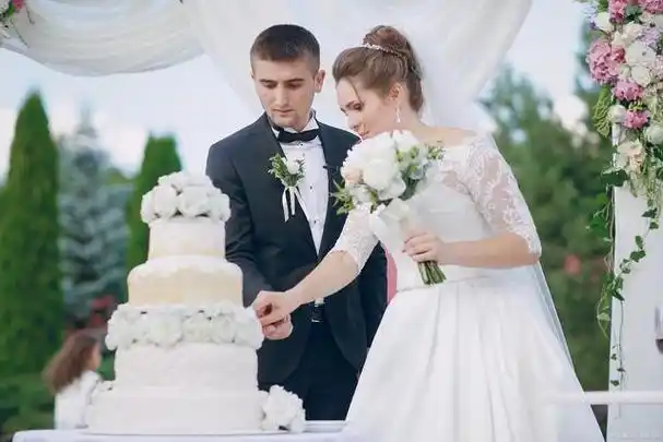 结婚男方给女方聘礼有哪些?