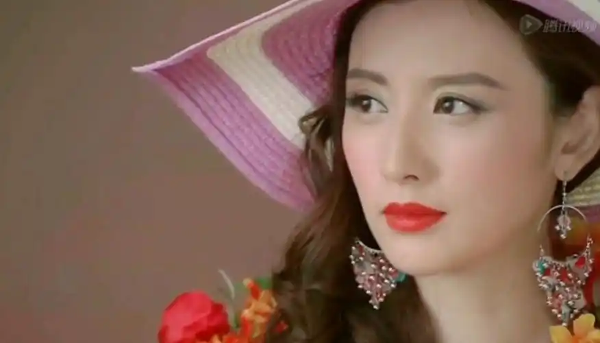 年轻时的张萌绝对是位眉目含情的绝色佳人