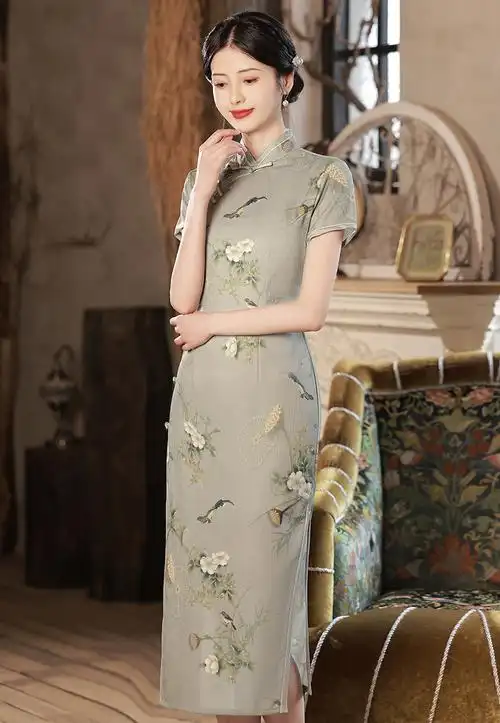 素色旗袍2022年新款八扣长款改良气质中国风大旗袍