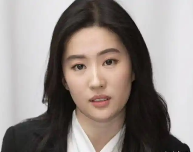 刘亦菲近照曝光,仙女滤镜依旧存在,发福只是一时_身材_照片_管理