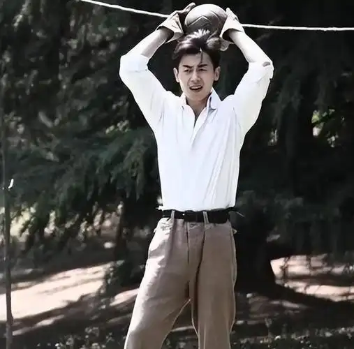 回顾朱亚文抛弃相恋七年的富家女娶陈思诚前女友至今零绯闻