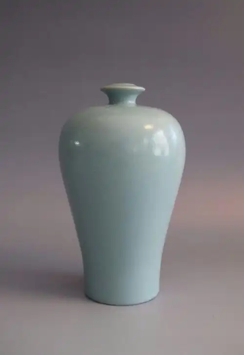 宋瓷欣赏:北宋天青色薄胎汝窑梅瓶. - 美篇