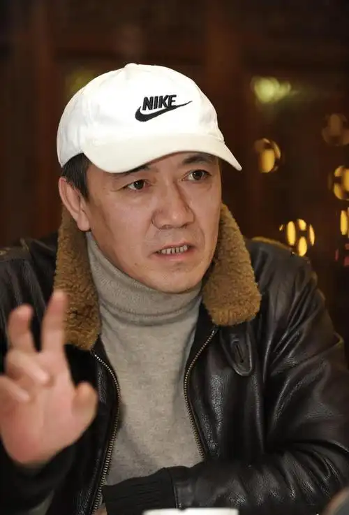 《亮剑》中的李云龙一角而一举成名,成为众多电视剧中的杰出代表