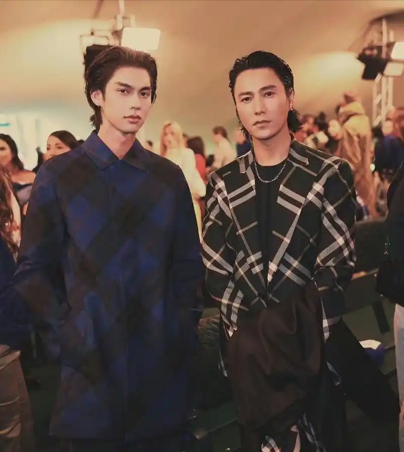 陈坤带儿子参加时装周,父子同框像兄弟,陈坤脸僵疑整容失败