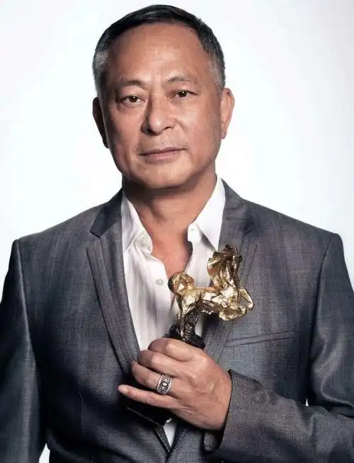 tvb卢海鹏:是周润发吴孟达班长,曾红极一时晚年却归于平淡