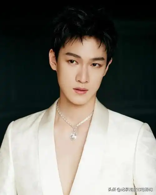 湖北籍的男演员们也是帅气迷人十足,一起来看看啊!