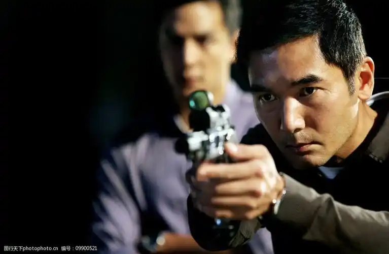 关键词:枪王之王 吴彦祖 方中信 电影 香港 拿枪 射击 高清 剧照 高清
