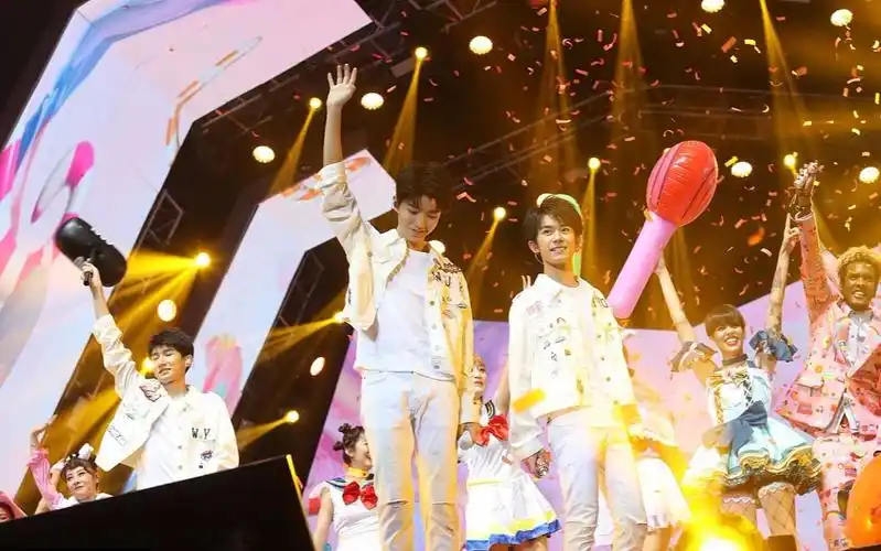 tfboys四周年演唱会我们的时光