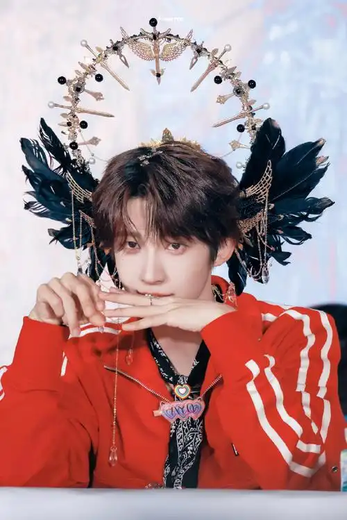 刘宇签售会送粉丝凉茶##刘宇签售会饭拍图