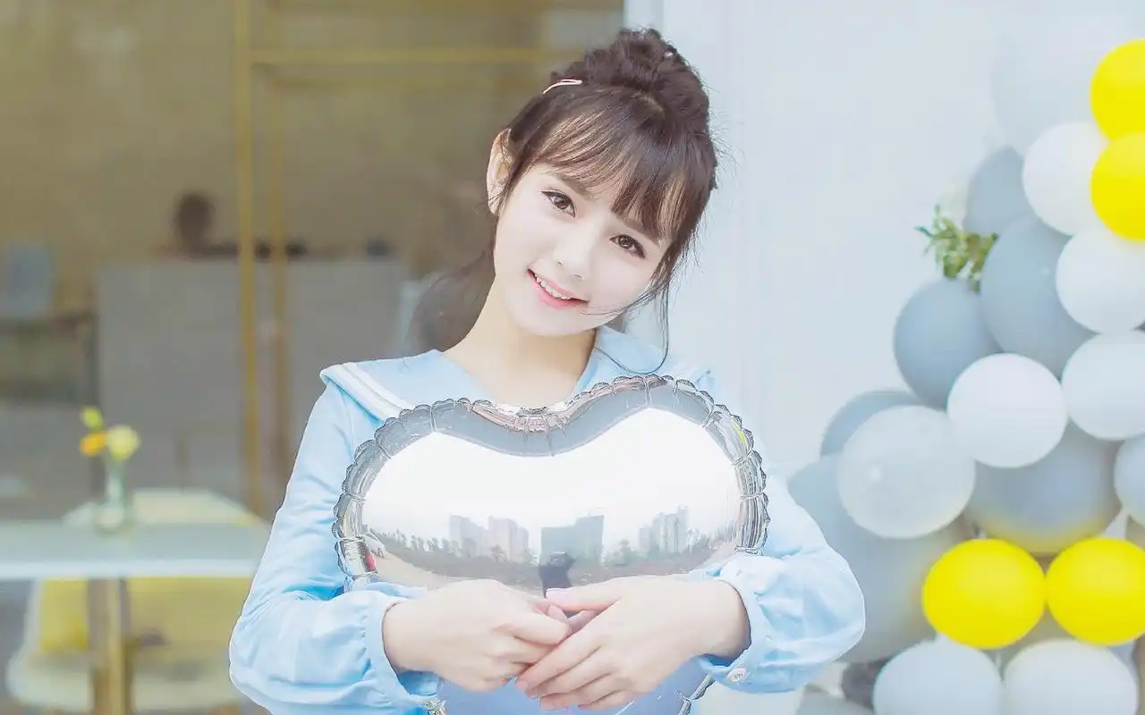 俏皮少女可爱高清写真唯美图片壁纸