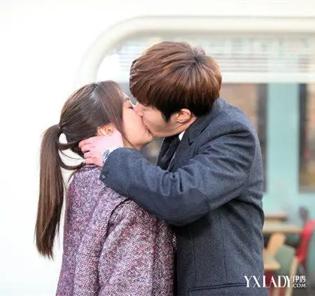 丁一宇吻戏图片曝光 与赵丽颖首度合作秀甜蜜(2)