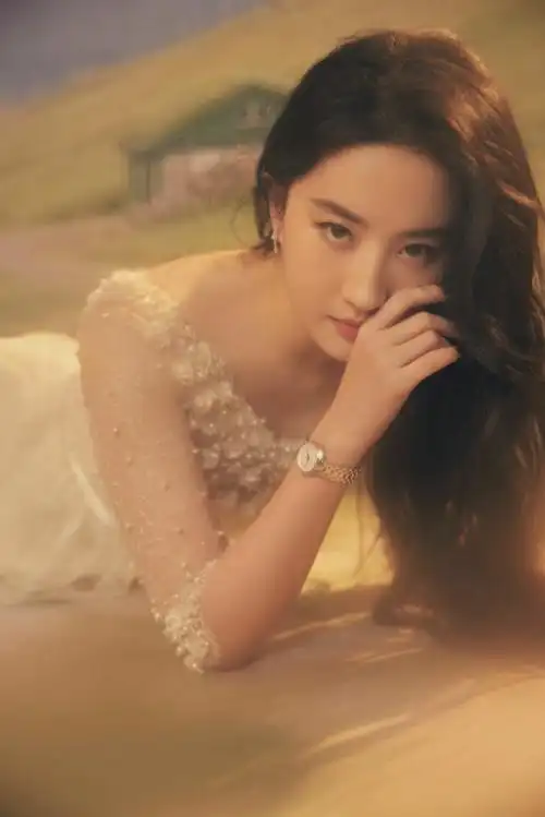 竖屏全面屏刘亦菲4k高清手机壁纸刘亦菲白色裤子手机壁纸刘亦菲紫色