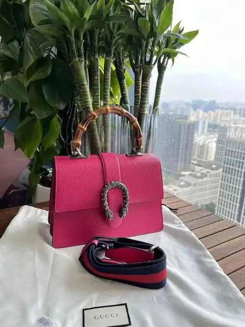 gucci古驰蛇头包 中号近新 玫粉色,非常有气质的款专柜2w 066500