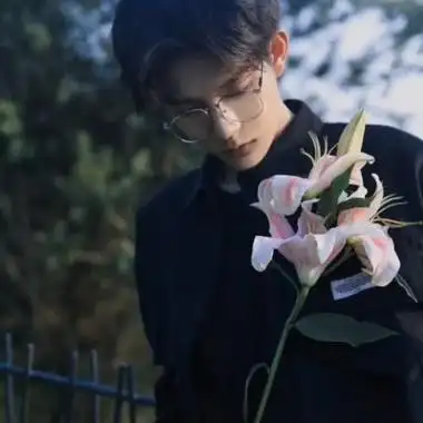 男头像阳光帅气男孩图片真人气质男生头像高清微信图片大全