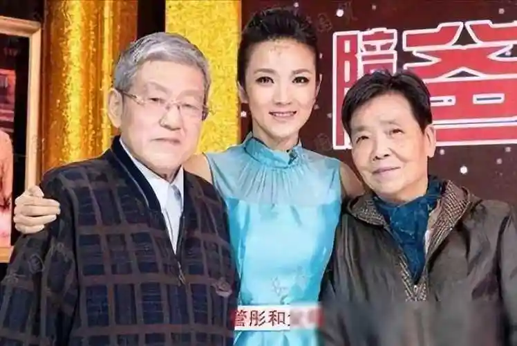 管彤与韩红传绯闻41岁结婚42岁高龄生子现在过得怎样