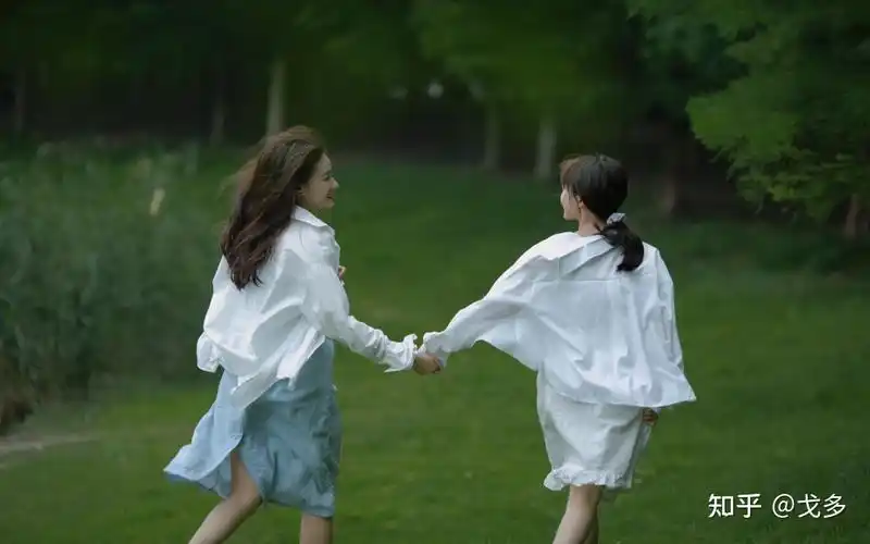 2021晒闺蜜合照的搞笑朋友圈句子抖音最火的姐妹情深文案