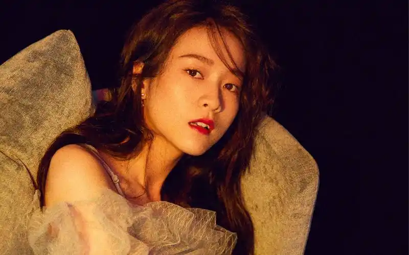 张雪迎性感妩媚写真图片桌面壁纸