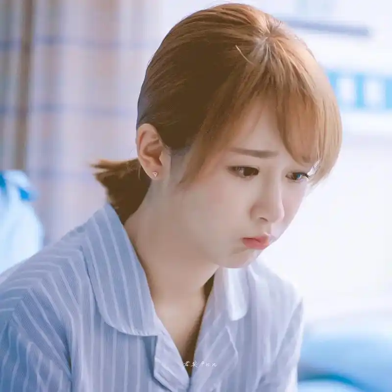 杨紫  假期第四天,看看我们可爱的小蚯蚓#杨紫邱莹莹 #杨 - 抖音