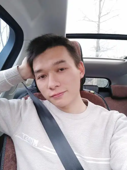 祝自己生日快乐,已经是一个30岁的老男人了.