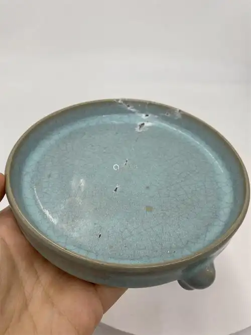 宋代汝窑三足樽