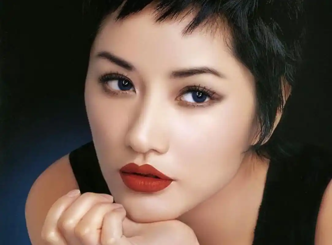 近日,关于瞿颖的话题再次引起了人们的关注.