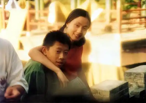 回顾演员夏雨结婚不请父亲婚后与母亲明算账妻子袁泉令人敬佩