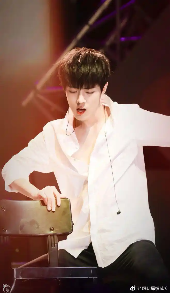 凭借一部《陈情令》彻底走红,肖战他到底有什么魅力?