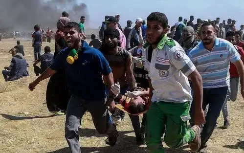 冲突升级,4万人涌向边境,巴以又打起来了!枪声与呐喊不绝于耳