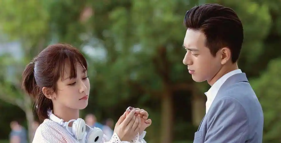 肖战拍戏前喊杨紫"老师", 谁留意现在叫法,感情"升温"真快_演技_剧集