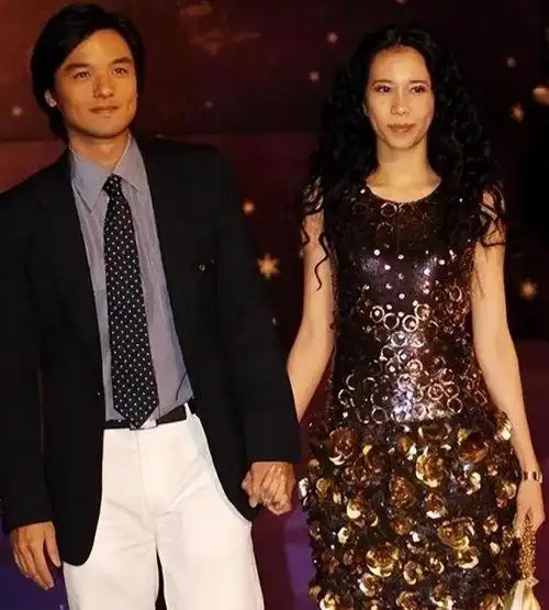 冯德伦被她迷得疯狂,周星驰为她抛弃朱茵,莫文蔚魅力究竟有多大