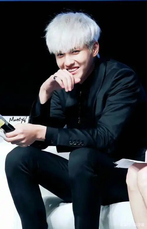 都说吴亦凡笑起来不好看,那是因为你没见过他这些照片!