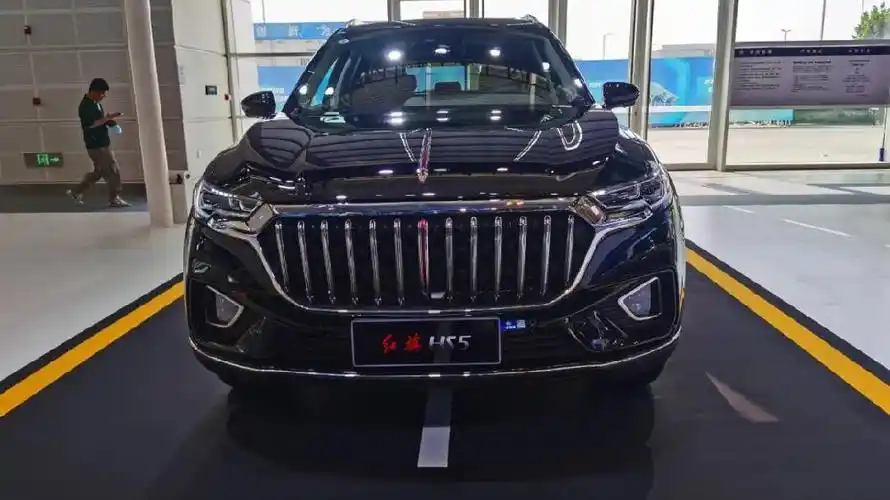 国产中型suv天花板新款红旗hs5起售价1838万元