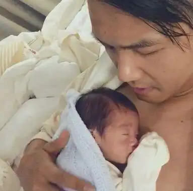 42岁钟汉良的妻子近照曝光,长成这般模样,难怪至今不愿公开她