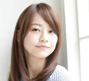 长方脸斜刘海中长发发型适合长方脸女生的发型推荐,这款是斜刘海梳好