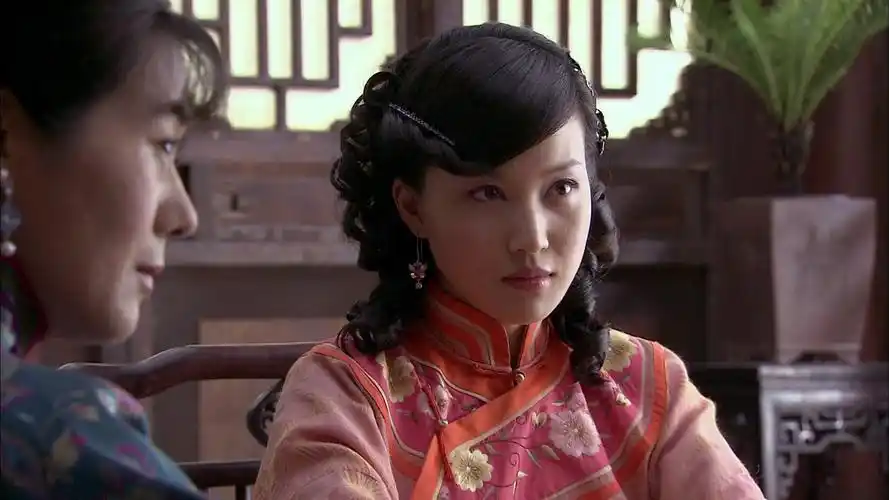 铁梨花(第三十集):三个女人一台戏,桌子下还有小动作