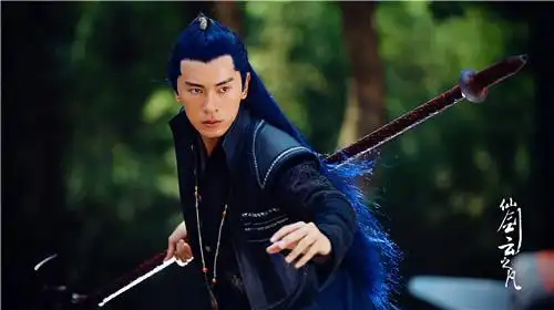 ­  郑元畅饰演龙幽