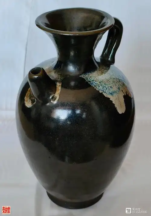 荣纳堂藏唐代鲁山窑黑釉花瓷执壶