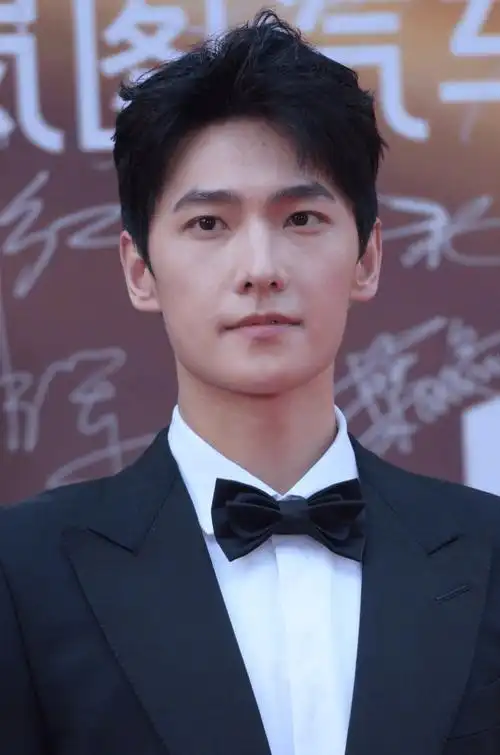 华表奖男星怼脸生图:遍地是普男,苏有朋韩庚发福,王一博脸肿_状态