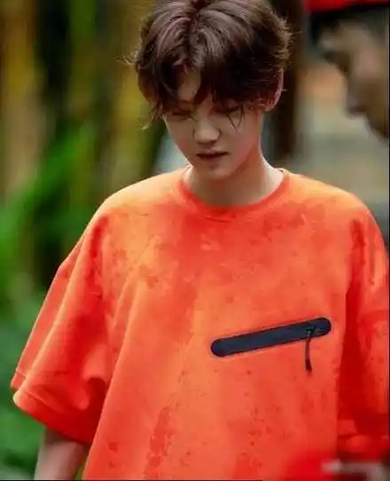 这一次33岁的鹿晗又给娱乐圈男偶像韩寒上了一课_明星