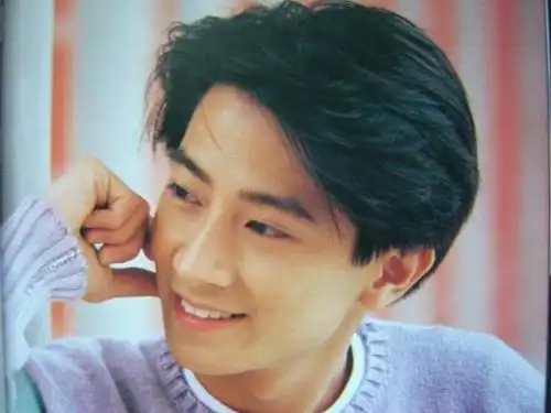 他曾是香港第五天王,公然对抗日本公司,背负渣男骂名至今未娶 - it610